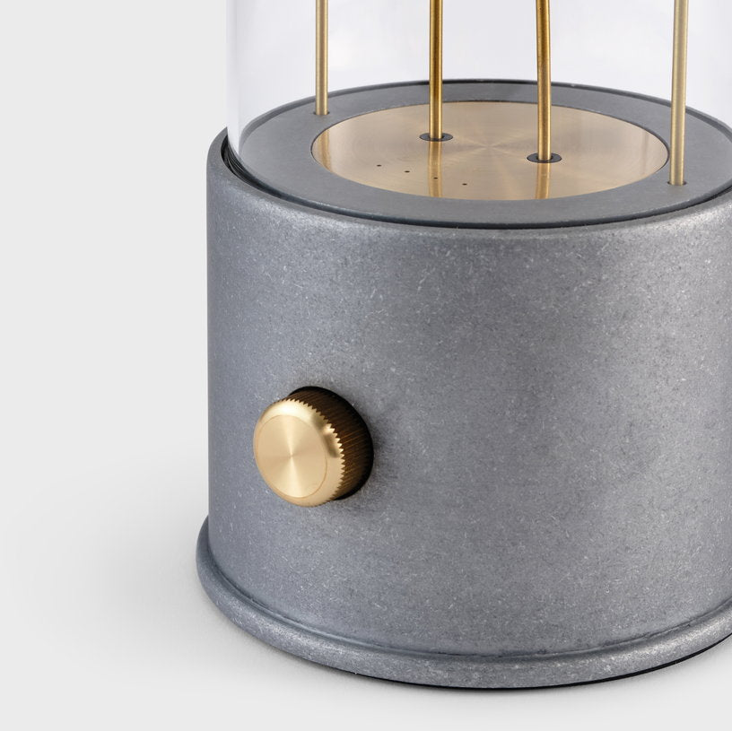 lampe-sans-fil-en-aluminium-brut-13-5-x-12-5-cm-the-muse-tala-3