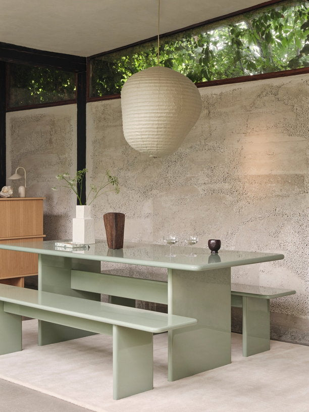 abat-jour-en-papier-washi-sauge-sombre-80cm-kurbis-ferm-living-3