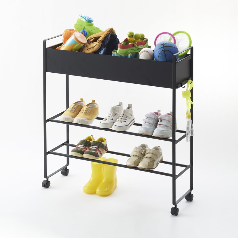 chariot-de-rangement-avec-panier-en-acier-noir-74-5x22x74-5cm-yamazaki-3
