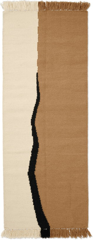 tapis-en-laine-sable-fonce-et-blanc-casse-70x180cm-soil-kelim-ferm-living-1
