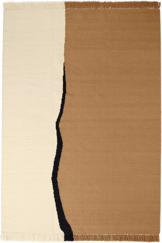 tapis-en-laine-sable-fonce-et-blanc-casse-170x240cm-soil-kelim-ferm-living-1