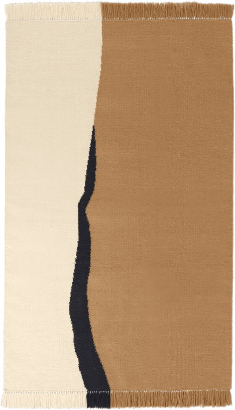 tapis-en-laine-sable-fonce-et-blanc-casse-140x200cm-soil-kelim-ferm-living-1