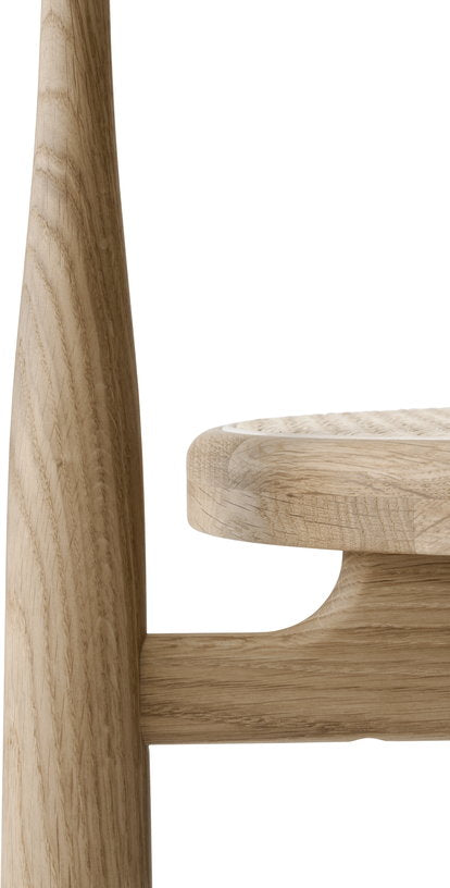 chaise-avec-accoudoirs-en-chene-et-cannage-bukowski-new-works-4
