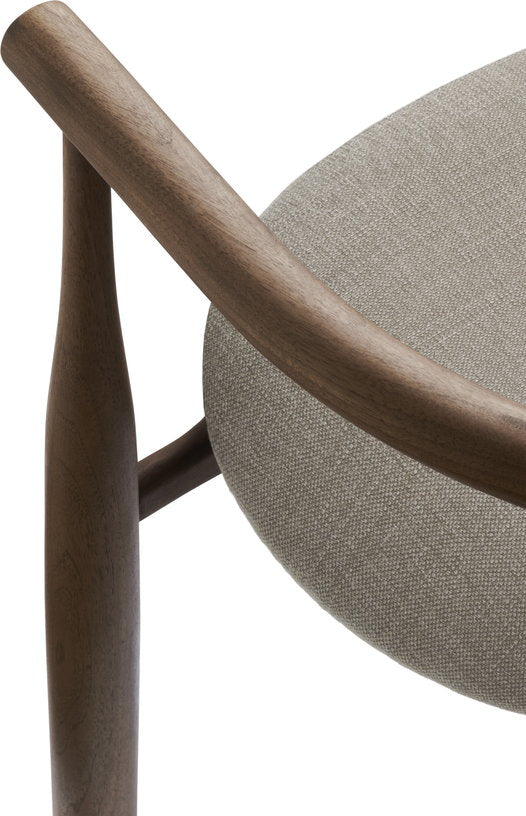 chaise-avec-accoudoirs-en-noyer-et-linara-342-bukowski-new-works-5