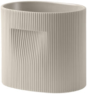 cache-pot-en-argile-beige-24cm-ridge-muuto-1