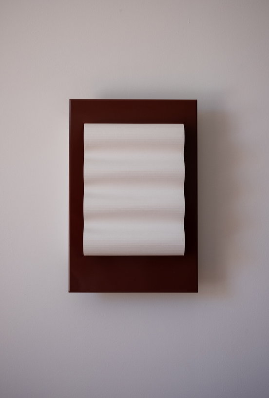 applique-murale-rectangulaire-en-papier-et-aluminium-brun-rouge-42x28cm-frame-violaine-d-harcourt-1