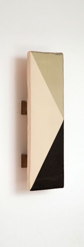 applique-murale-rectangulaire-en-ceramique-verte-et-noire-30x10cm-tile-violaine-d-harcourt-2