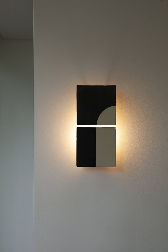 applique-murales-en-ceramique-noire-29x14cm-tiles-door-violaine-d-harcourt-4