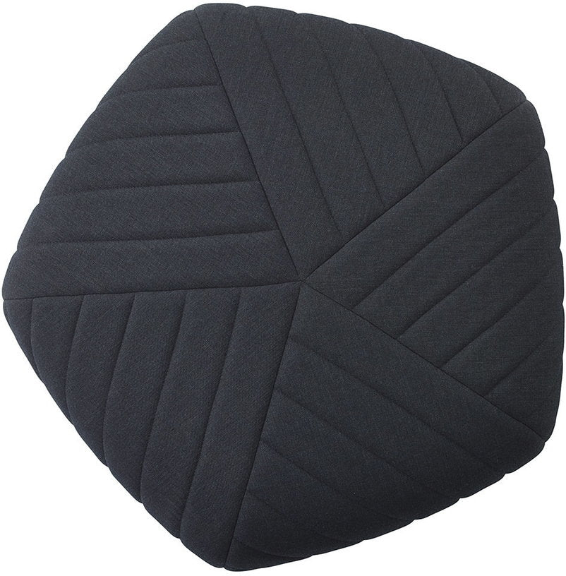 pouf-gris-noir-five-muuto-2