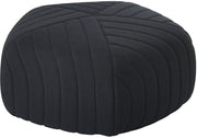 pouf-gris-noir-five-muuto-1