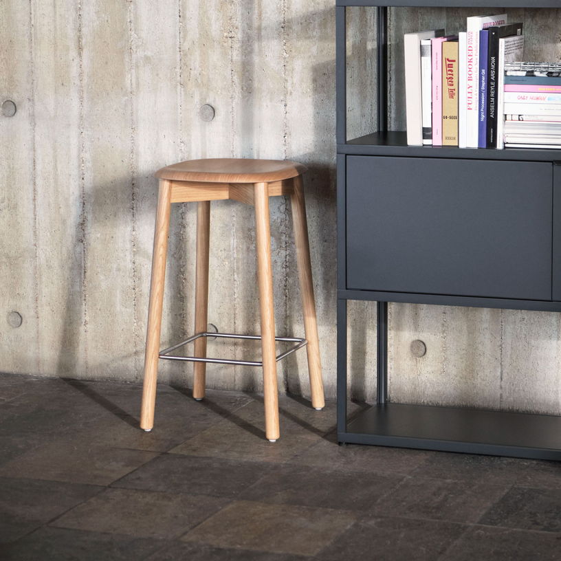 tabouret-en-chene-laque-neutre-37-5x65cm-hay-3