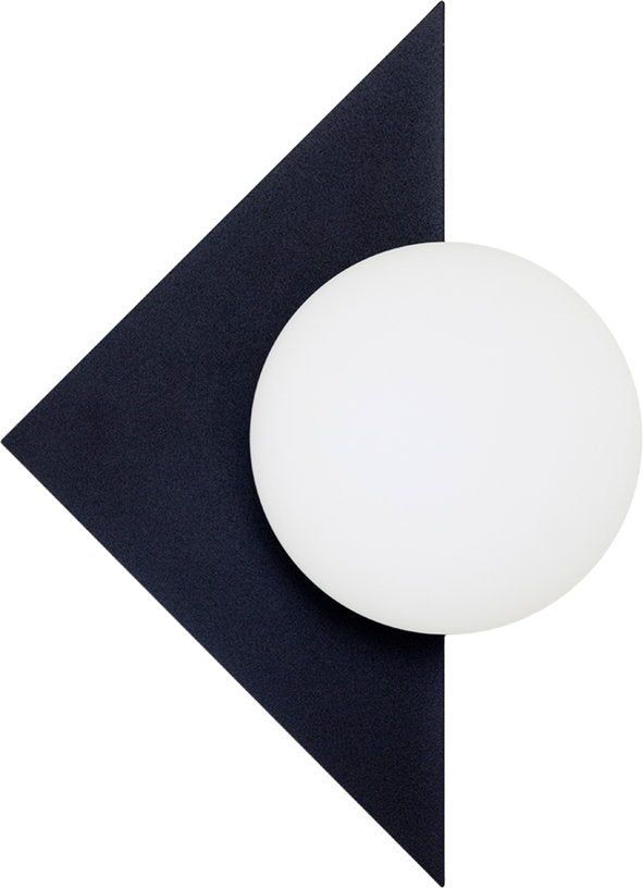 applique-murale-triangulaire-en-verre-opalin-et-acier-ninja-black-28cm-candy-swedish-ninja-2