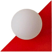 applique-murale-triangulaire-en-verre-opalin-et-acier-strawberry-red-28cm-candy-swedish-ninja-1