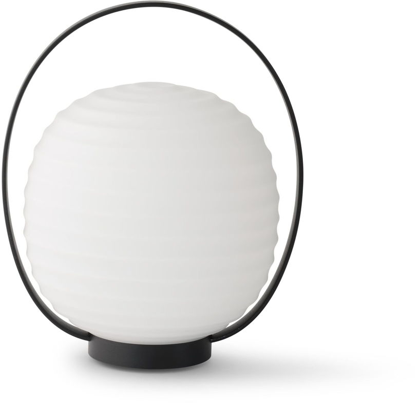 lampe-lanterne-portable-en-acier-et-verre-opale-noire-new-works-1