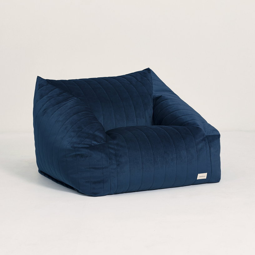 fauteuil-pouf-en-velours-recycle-bleu-nuit-72x75x42cm-chelsea-nobodinoz-1