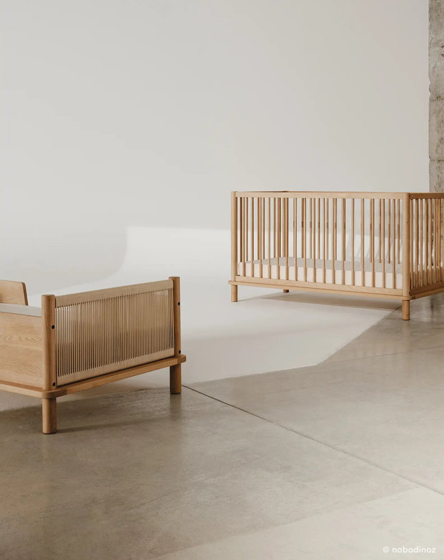 ensemble-lit-bebe-et-extension-lit-enfant-en-chene-massif-70x140cm-latitude-nobodinoz-1