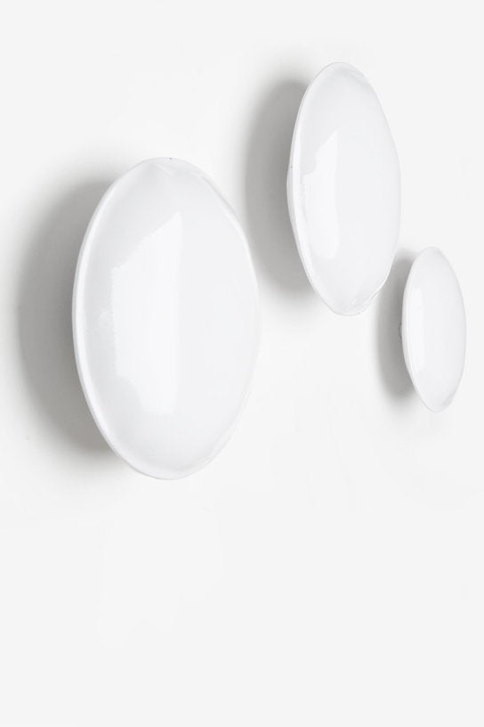 3-decorations-murales-en-acier-blanc-pinset-zieta-2