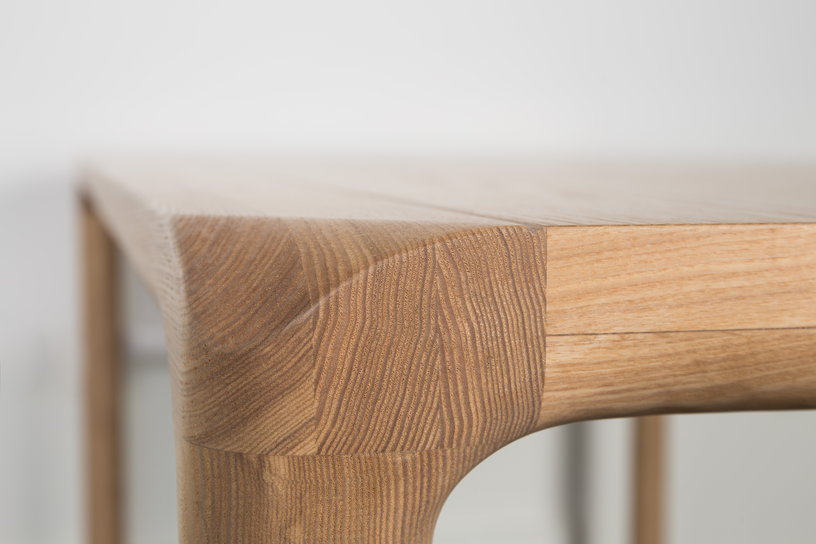 table-a-manger-rectangulaire-en-frene-naturel-180x90cm-storm-zuiver-5