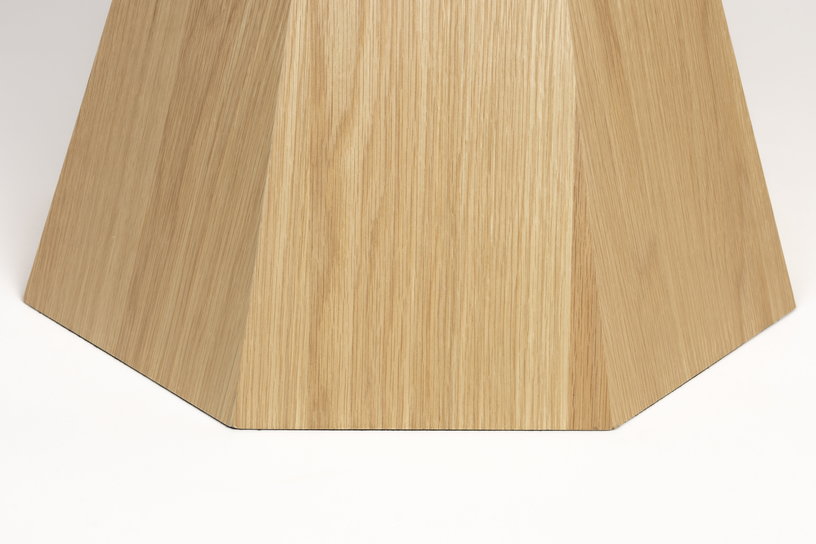 table-a-manger-ronde-en-acacia-120x75cm-lotus-zuiver-6