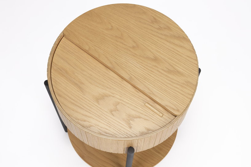 table-d-appoint-en-chene-naturel-58cm-slides-zuiver-3