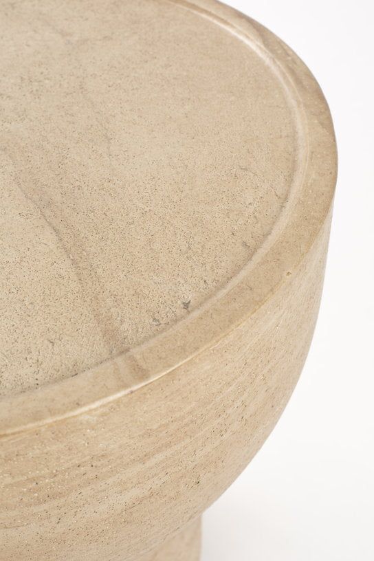 table-d-appoint-en-beton-effet-travertin-sable-46cm-noble-zuiver-5