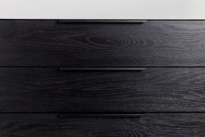 buffet-en-chene-noir-180cm-travis-zuiver-4
