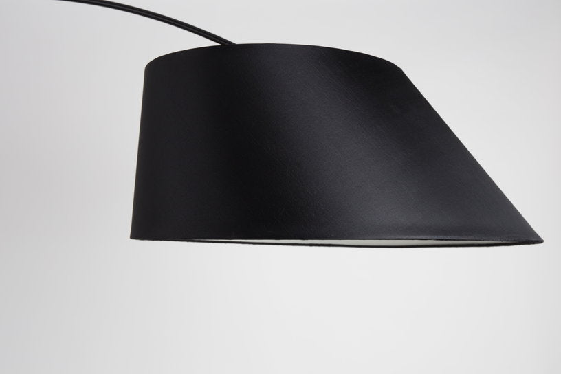 lampadaire-en-metal-noir-222-5cm-arc-zuiver-4