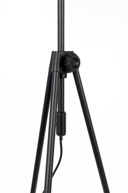 lampadaire-en-metal-noir-153cm-lesley-zuiver-5