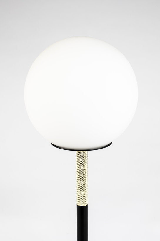 lampe-de-table-en-verre-et-metal-noir-45cm-orion-zuiver-3