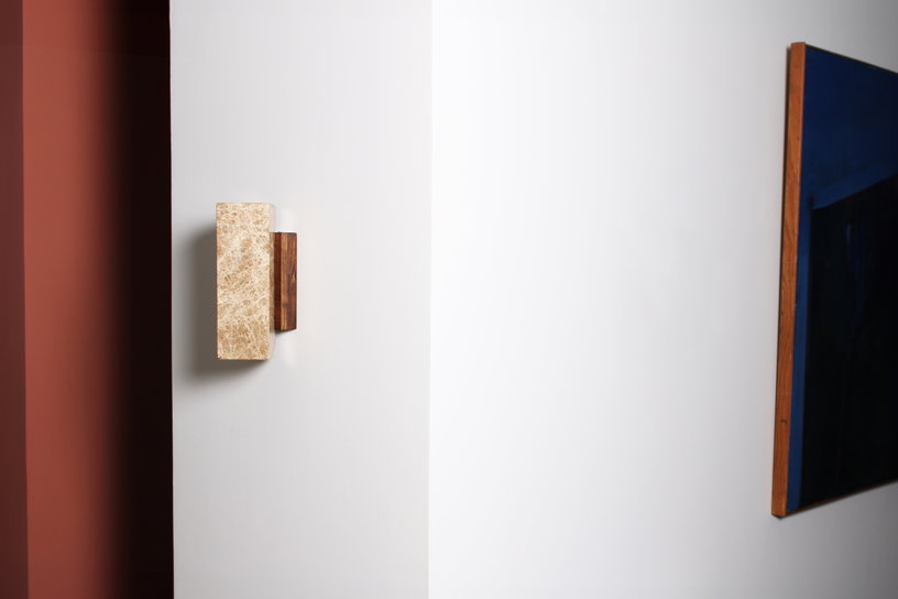 applique-rectangulaire-en-marbre-beige-8x11-5x25cm-kali-baccaris-2