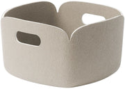 panier-carre-en-fibres-recyclees-beige-sable-28x28cm-restore-muuto-1