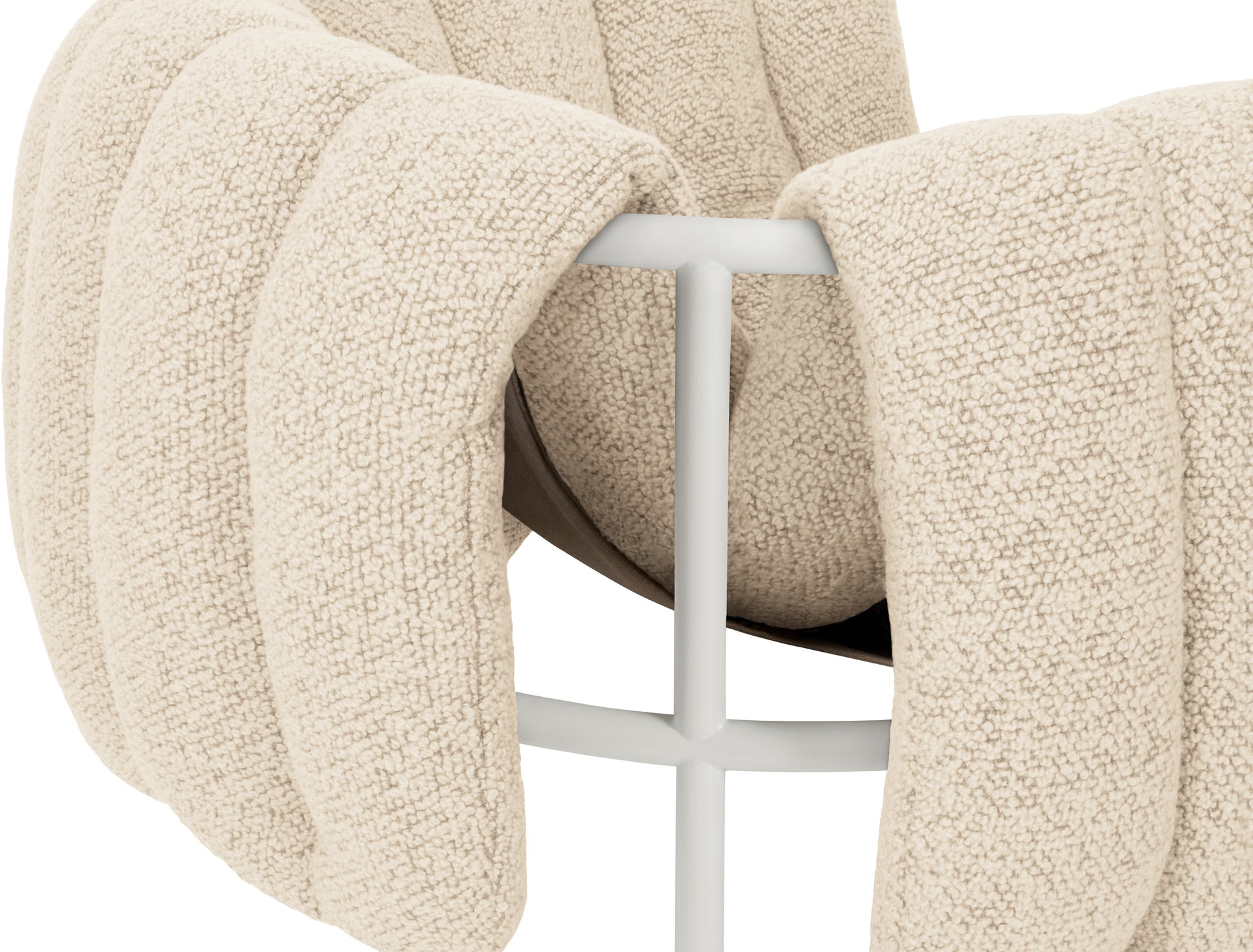 Fauteuil lounge en laine beige et acier crème Puffy - Hem — 373915.jpg