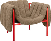 fauteuil-lounge-en-laine-marron-et-acier-rouge-puffy-hem-1