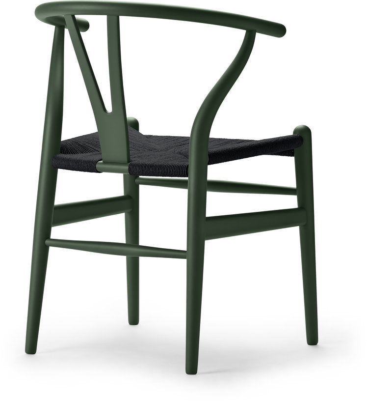 chaise-en-hetre-soft-green-et-assise-tissee-noire-76cm-ch24-carl-hansen-son-2