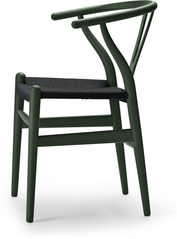 chaise-en-hetre-soft-green-et-assise-tissee-noire-76cm-ch24-carl-hansen-son-3