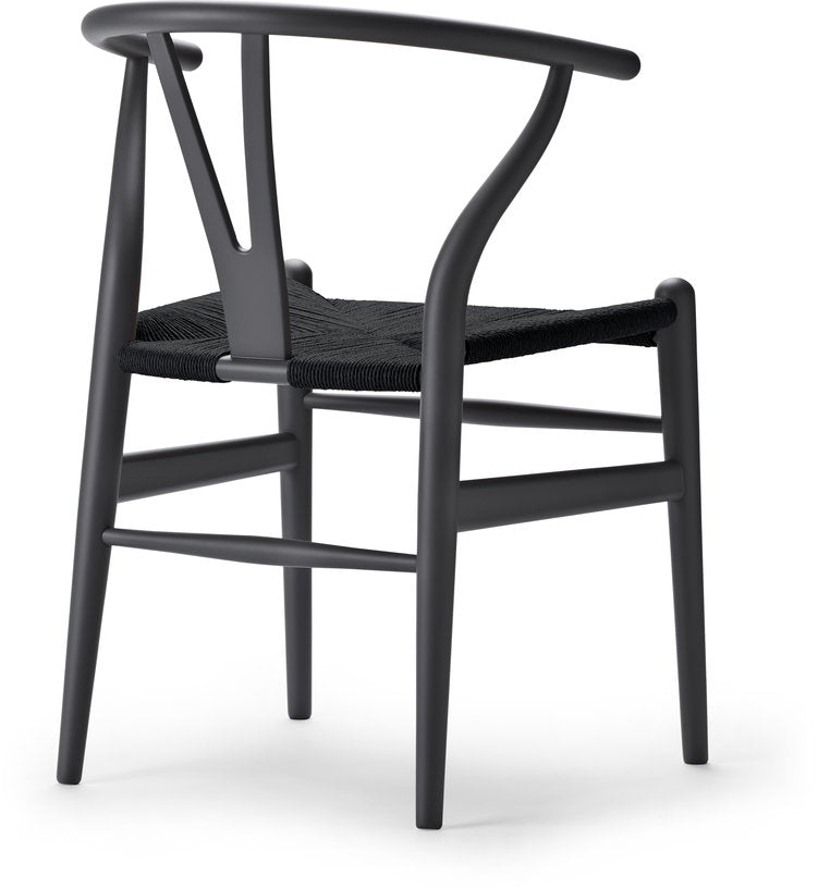 chaise-en-hetre-soft-anthracite-gray-et-assise-tissee-noire-76cm-ch24-carl-hansen-son-2