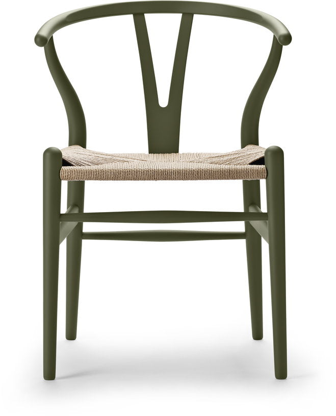 chaise-en-hetre-soft-olive-green-et-assise-tissee-naturelle-76cm-ch24-carl-hansen-son-1