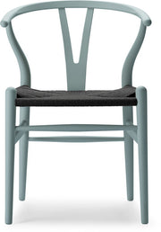 chaise-en-hetre-soft-pewter-et-assise-tissee-noire-76cm-ch24-carl-hansen-son-1