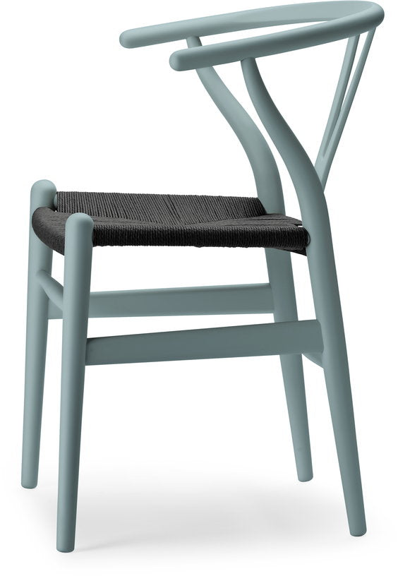 chaise-en-hetre-soft-pewter-et-assise-tissee-noire-76cm-ch24-carl-hansen-son-3