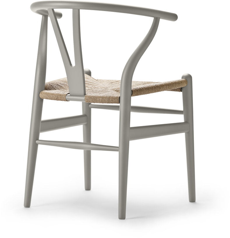 chaise-en-hetre-soft-silver-gray-et-assise-tissee-naturelle-76cm-ch24-carl-hansen-son-2