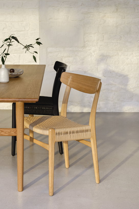 chaise-en-noyer-huile-et-assise-tissee-naturelle-78-5cm-ch23-carl-hansen-son-4