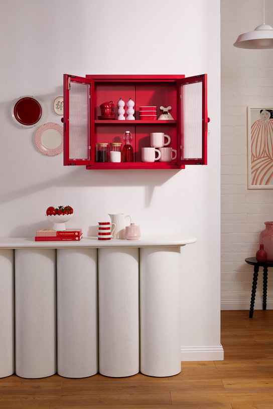 armoire-murale-en-acier-rouge-coquelicot-et-verre-cannele-60x18x57cm-the-kit-mustard-made-6
