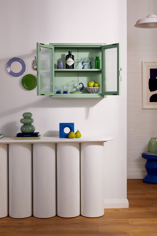 armoire-murale-en-acier-vert-sauge-et-verre-cannele-60x18x57cm-the-kit-mustard-made-7