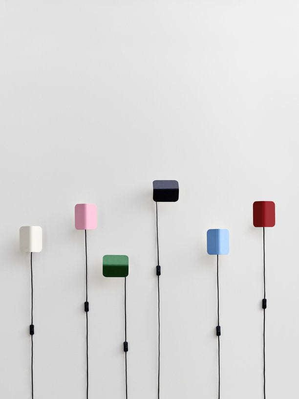 applique-murale-en-acier-bordeaux-13x9x16cm-apex-hay-3