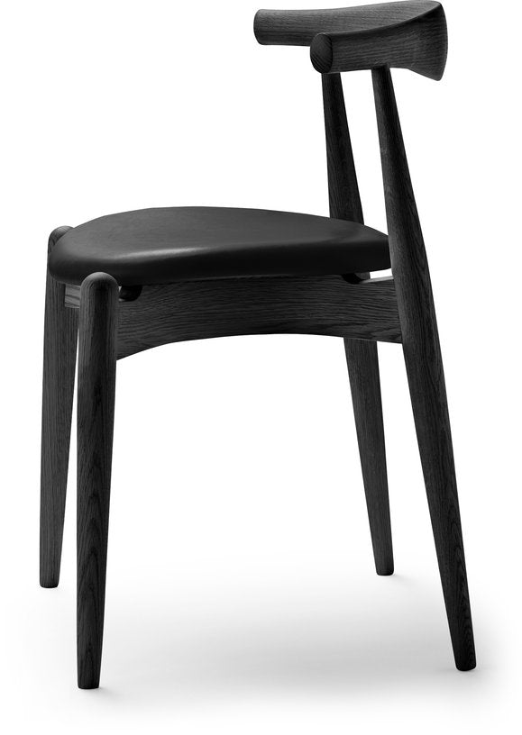 chaise-en-chene-teinte-noir-et-assise-en-cuir-thor-301-72-5cm-ch20-carl-hansen-son-3