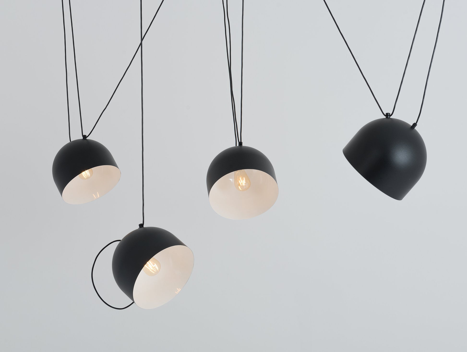 Suspension en acier noir Popo 4L - Custom Form — 378531.jpg