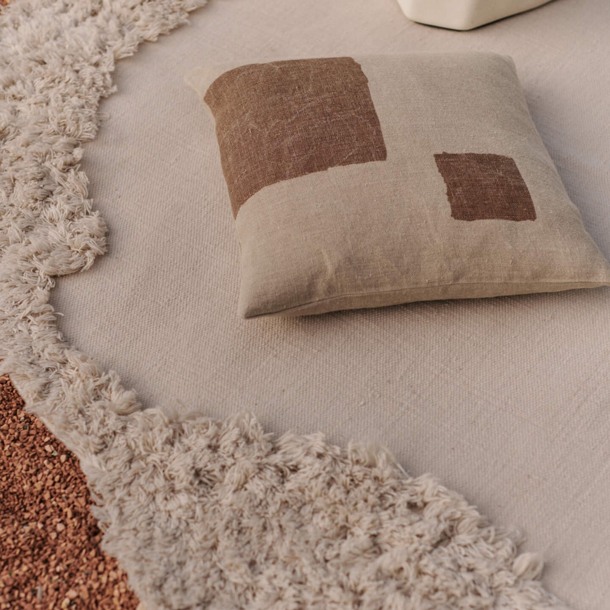 Tapis d'extérieur beige en plastique recyclé 210x4x220cm Norte - Ferm living — 378853.jpg