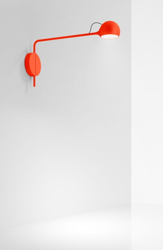 applique-murale-en-acier-rouge-49-2cm-ixa-artemide-1