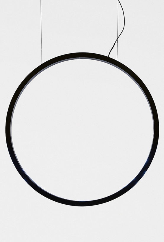 suspension-d-exterieur-en-aluminium-noir-90cm-o-artemide-1