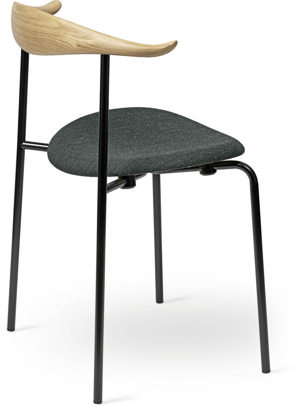 chaise-en-chene-savonne-et-acier-noir-avec-assise-remix-173-76-5cm-ch88p-carl-hansen-son-2
